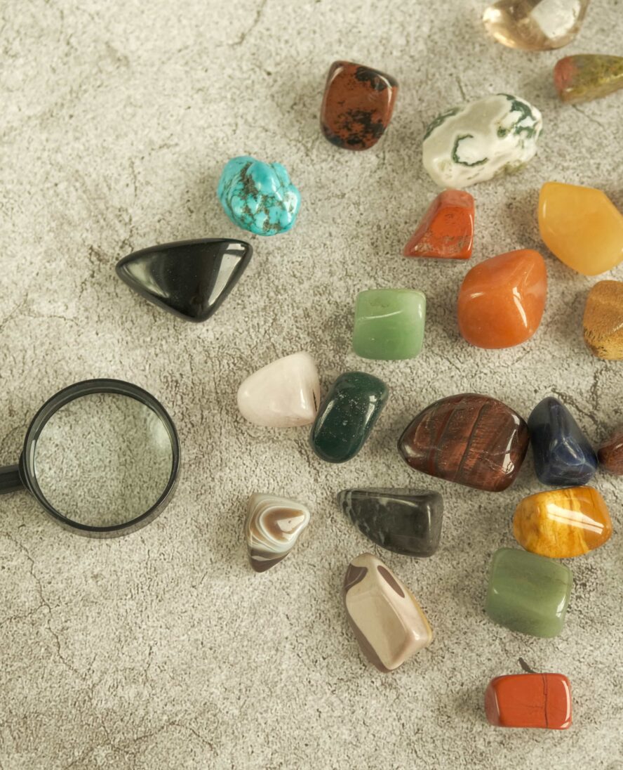 Accueil – Cléophée - collection-of-semi-precious-gem-stones-2022-09-16-02-04-20-utc-min (1) (1)