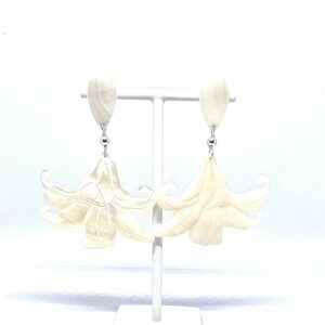 Petite Broche Lis Blanc (Copie) - bo pendante lys blanc