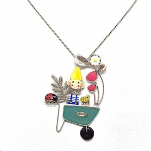 collier tara nain