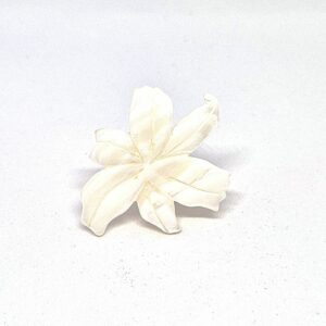 petite bague lys blanc